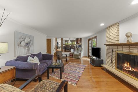 188 South Ellyn Avenue Glen Ellyn IL 60137
