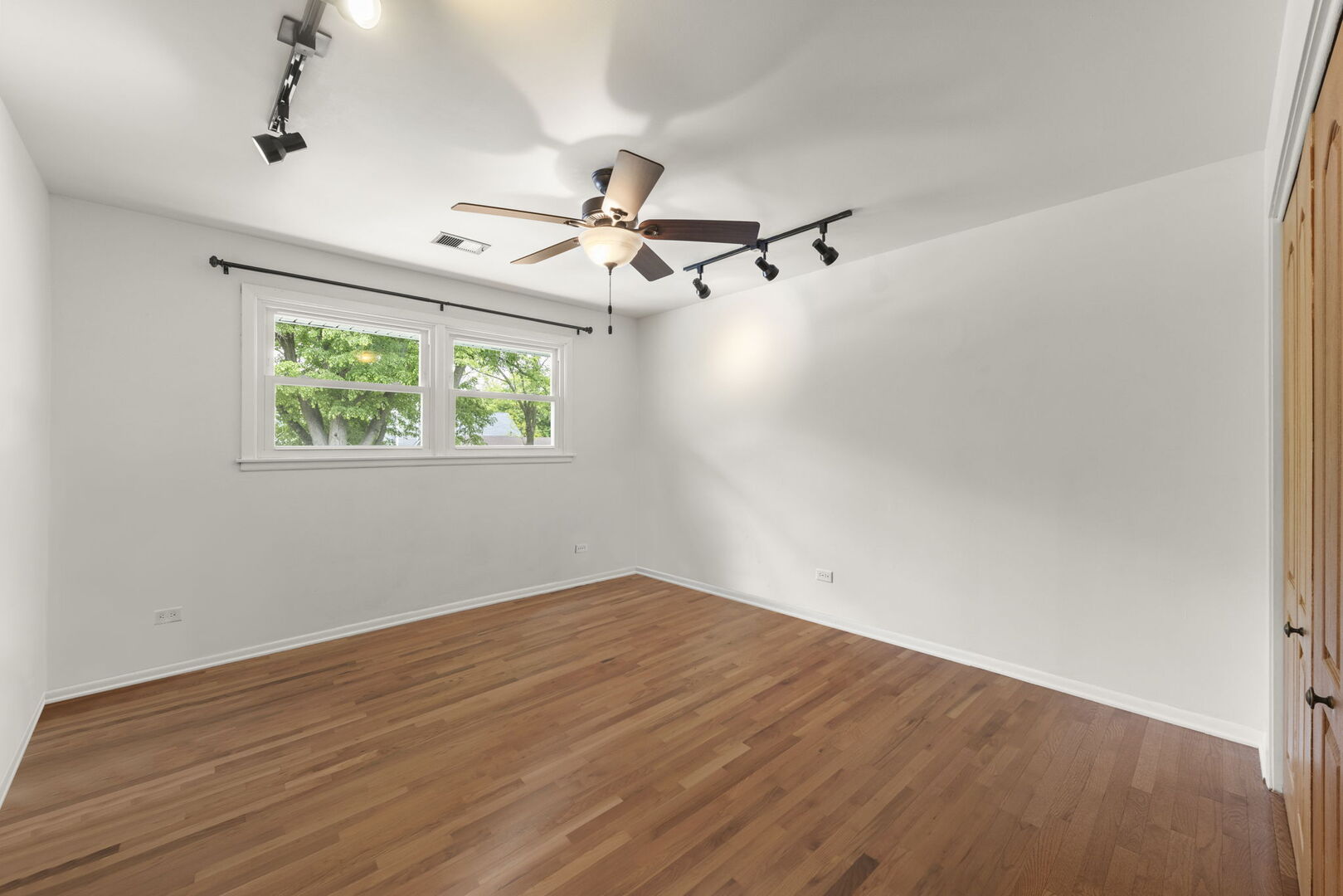 188 South Ellyn Avenue Glen Ellyn IL 60137