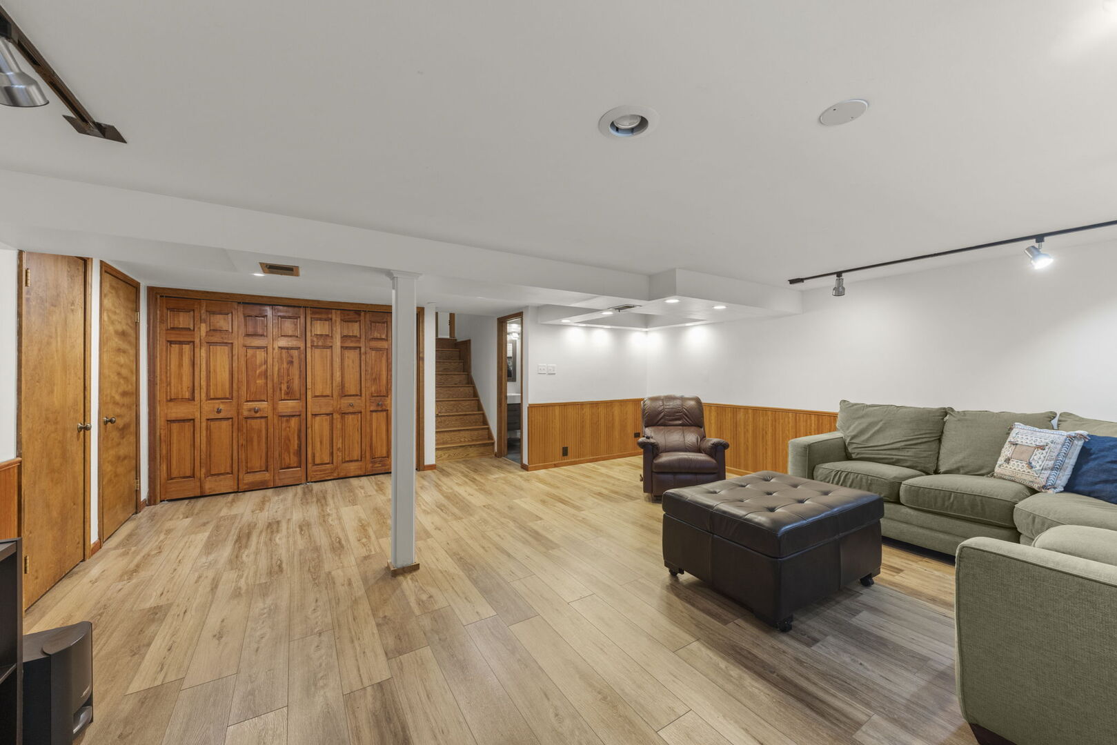 188 South Ellyn Avenue Glen Ellyn IL 60137