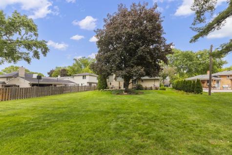 188 South Ellyn Avenue Glen Ellyn IL 60137