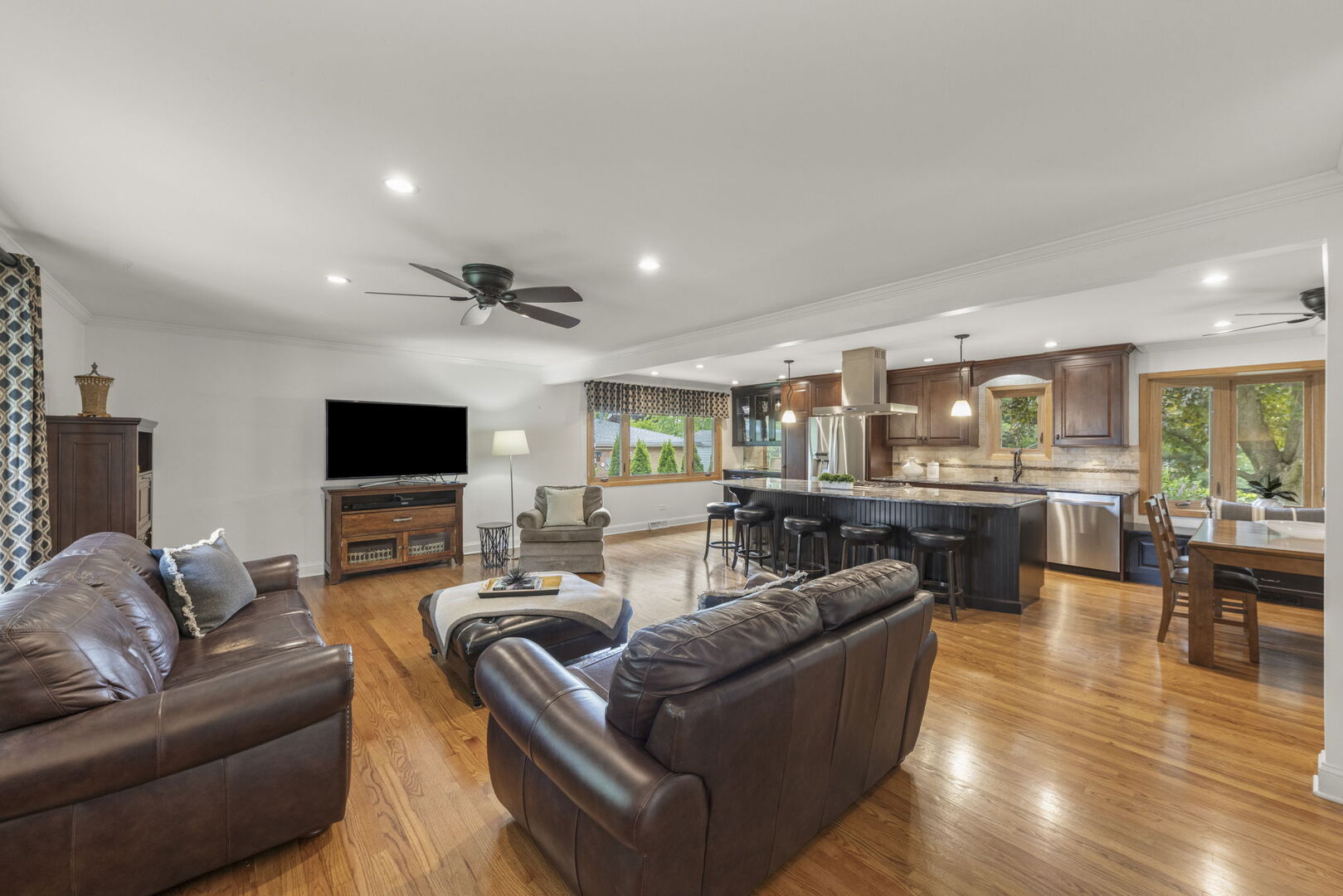 188 South Ellyn Avenue Glen Ellyn IL 60137
