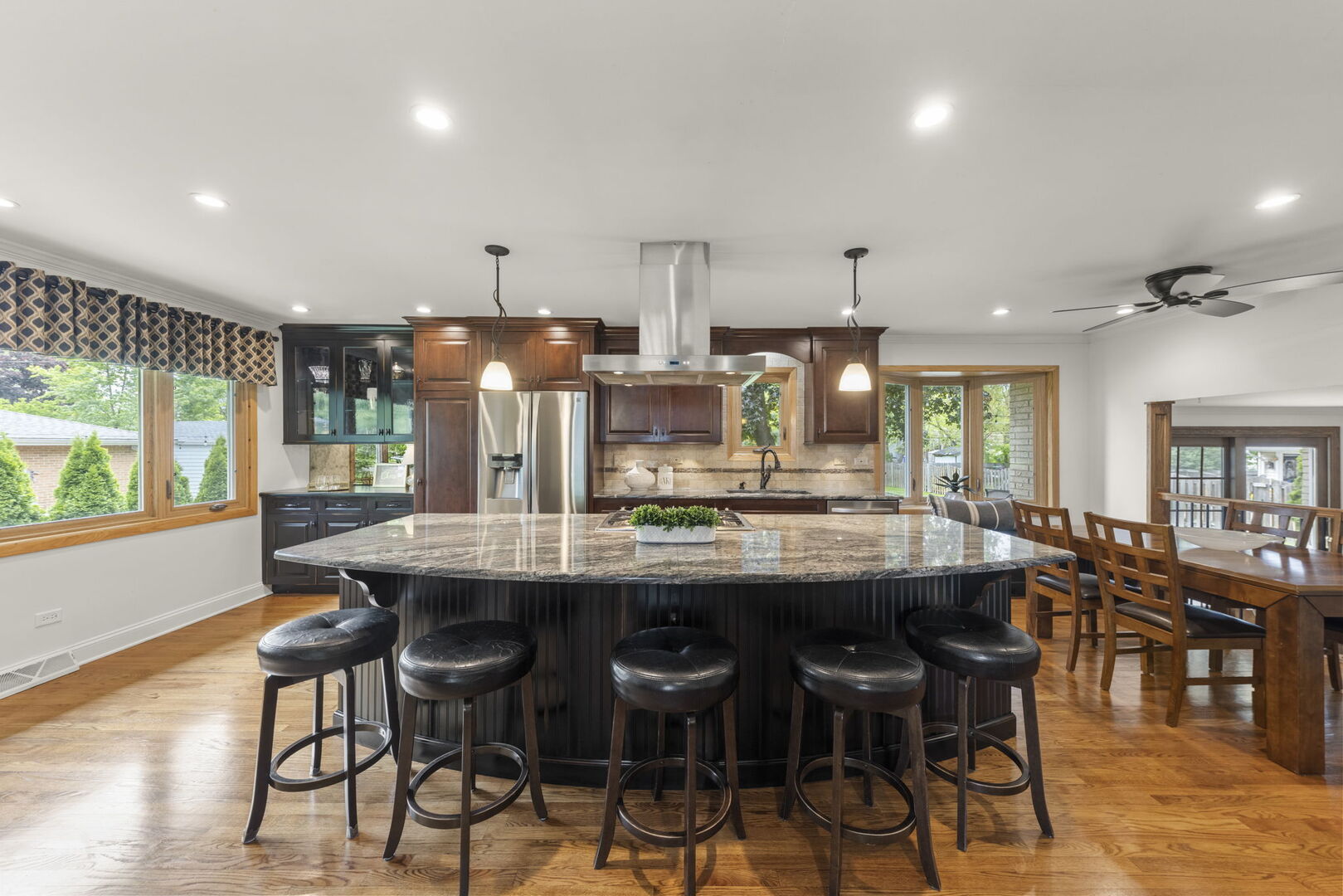 188 South Ellyn Avenue Glen Ellyn IL 60137