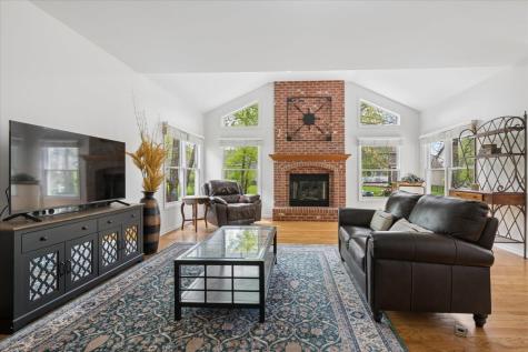 2119 West Thornwood Drive South Elgin IL 60177
