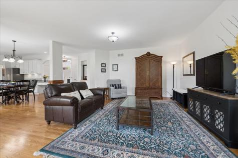 2119 West Thornwood Drive South Elgin IL 60177