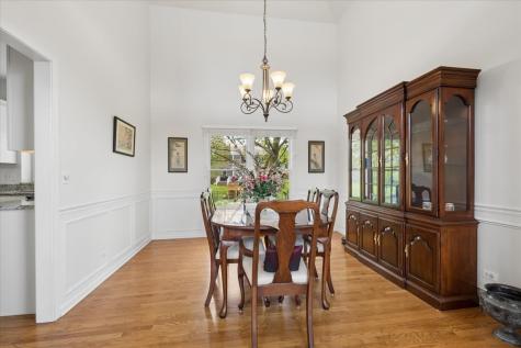 2119 West Thornwood Drive South Elgin IL 60177