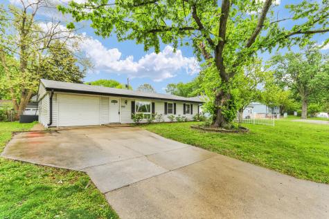 1008 Stratford Drive Champaign IL 61821