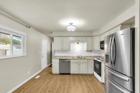 1008 Stratford Drive Champaign IL 61821