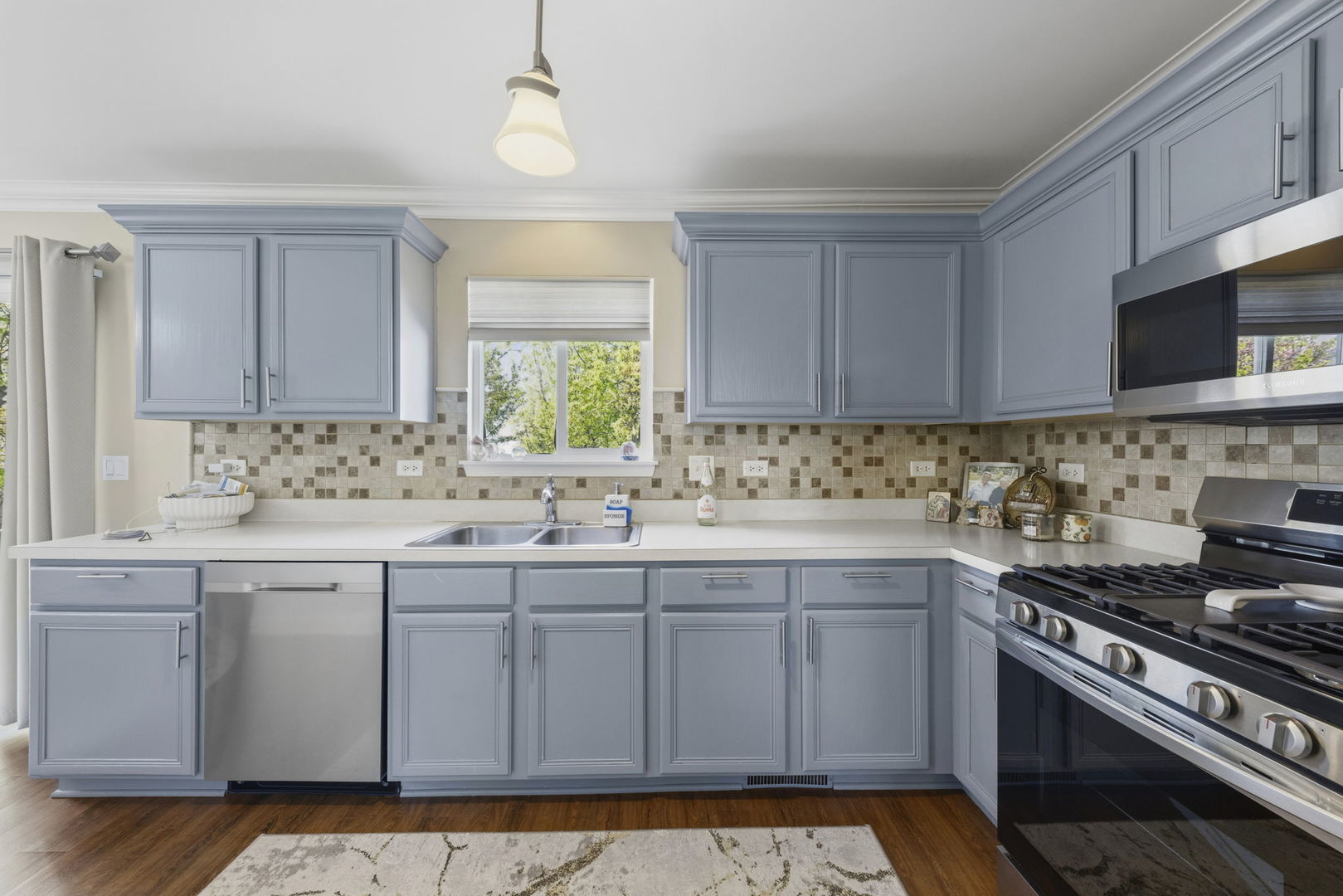 298 Clarendon Lane Bolingbrook IL 60440
