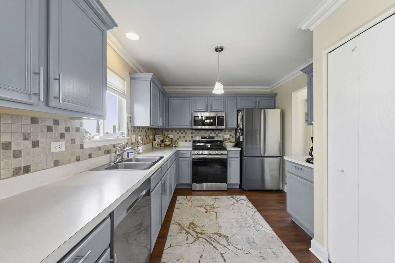 298 Clarendon Lane Bolingbrook IL 60440