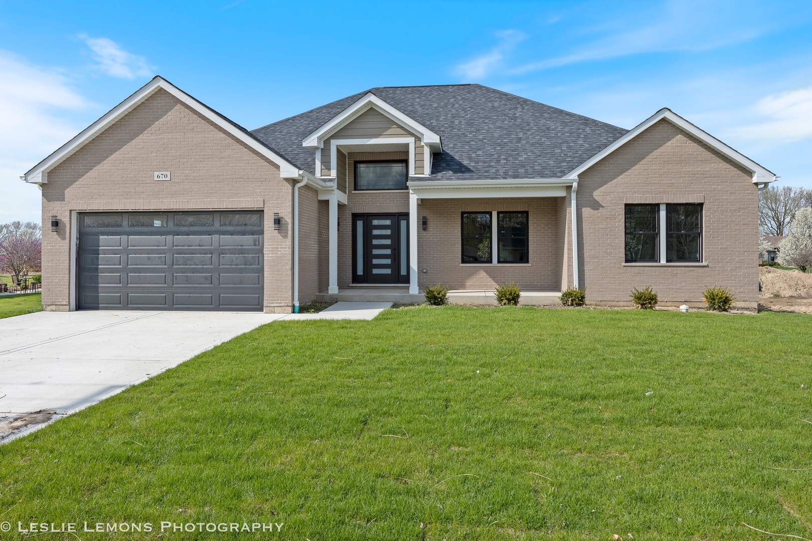 670 Schomer Road Aurora IL 60505