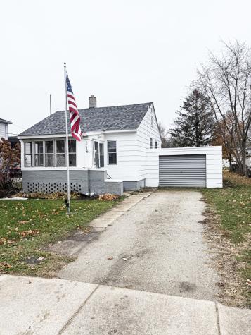 216 East 3rd Street Aroma Park IL 60910