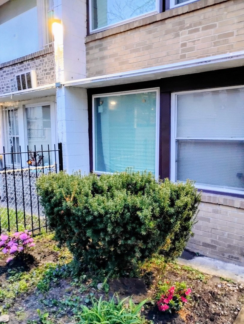 827 East 48th Street Chicago IL 60615