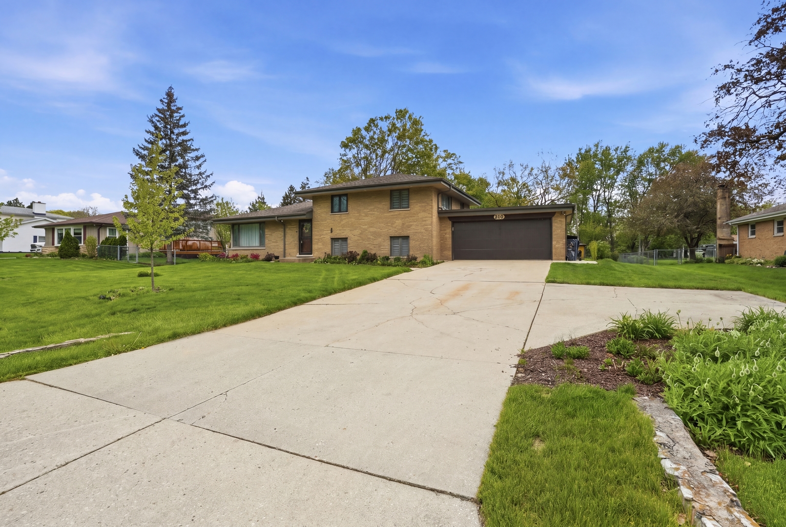 212 East Monterey Avenue Schaumburg IL 60193
