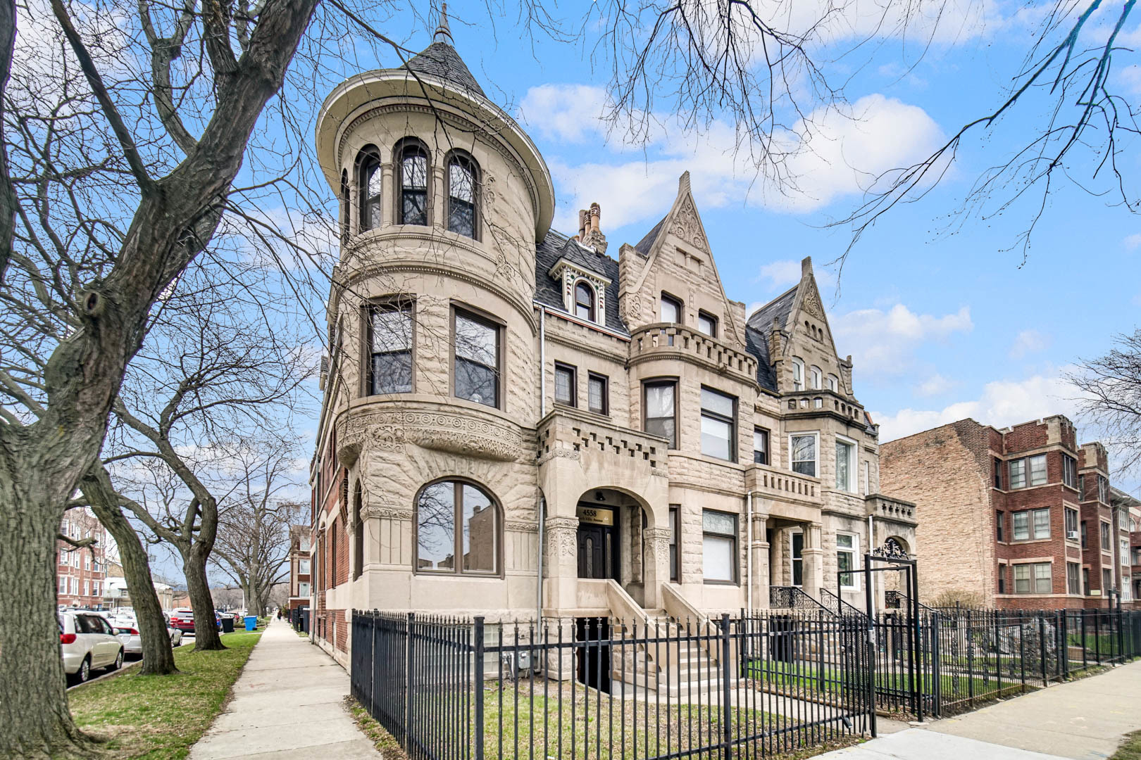 4558 South Ellis Avenue Chicago IL 60653