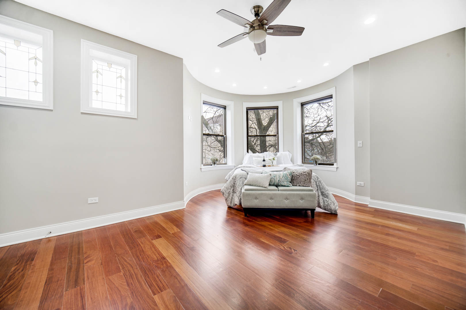 4558 South Ellis Avenue Chicago IL 60653