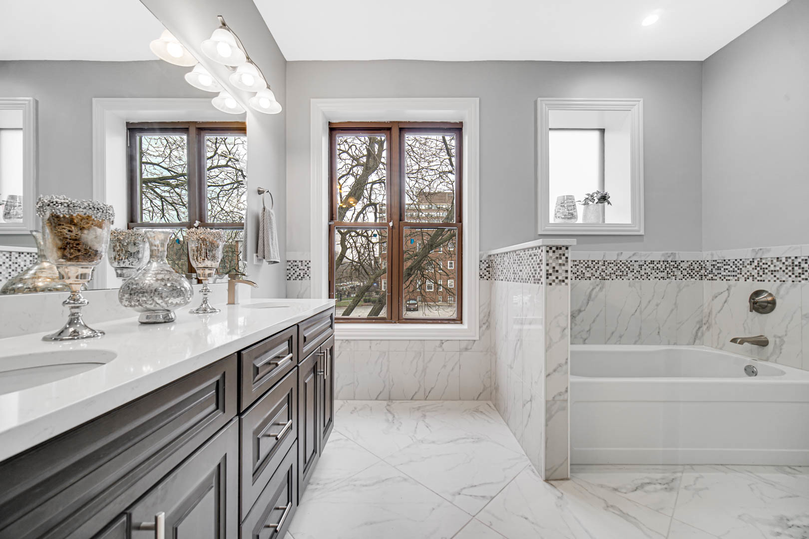 4558 South Ellis Avenue Chicago IL 60653