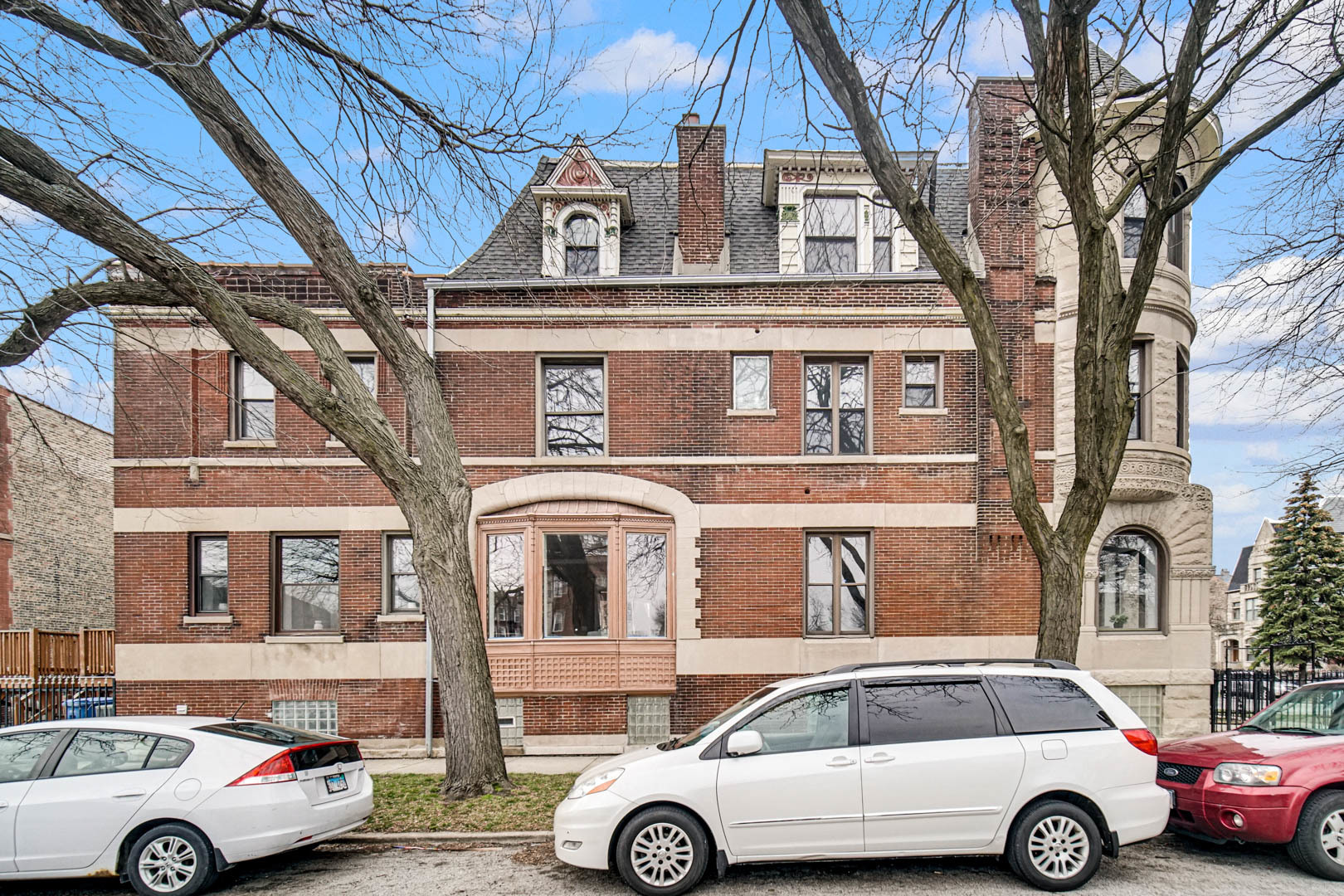 4558 South Ellis Avenue Chicago IL 60653