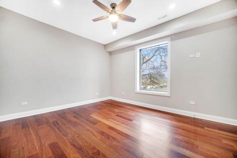 4558 South Ellis Avenue Chicago IL 60653