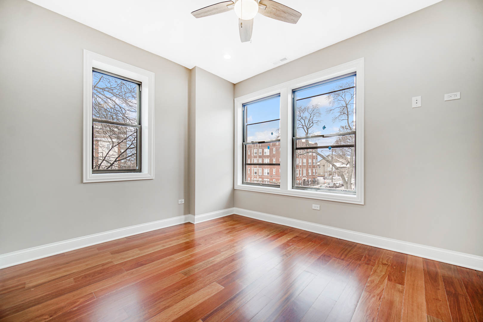 4558 South Ellis Avenue Chicago IL 60653
