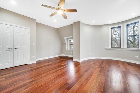 4558 South Ellis Avenue Chicago IL 60653
