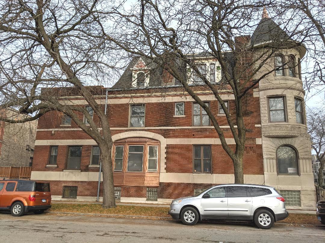 4558 South Ellis Avenue Chicago IL 60653