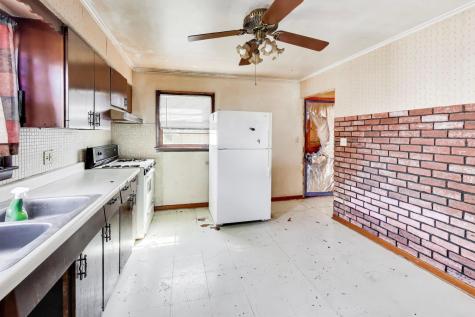 243 South Center Street Bensenville IL 60106