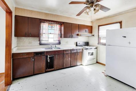 243 South Center Street Bensenville IL 60106