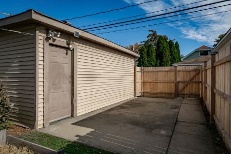 2421 Wesley Avenue Berwyn IL 60402