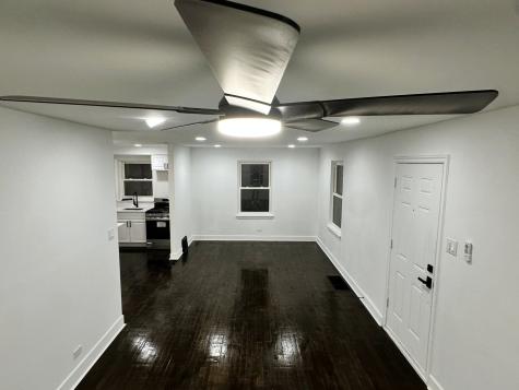 10055 South Oglesby Avenue Chicago IL 60617