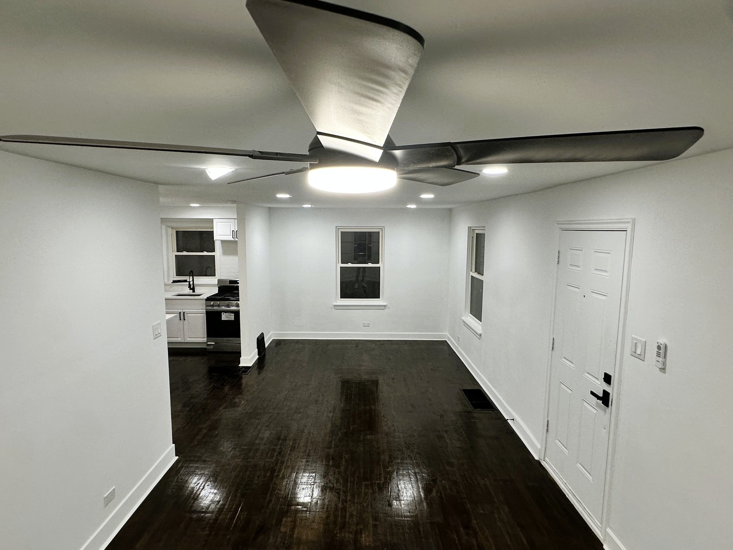 10055 South Oglesby Avenue Chicago IL 60617
