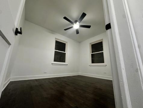 10055 South Oglesby Avenue Chicago IL 60617
