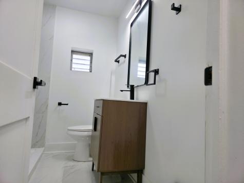 10055 South Oglesby Avenue Chicago IL 60617