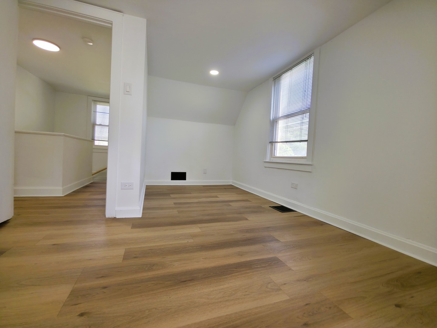 10055 South Oglesby Avenue Chicago IL 60617