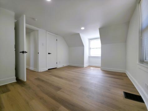 10055 South Oglesby Avenue Chicago IL 60617