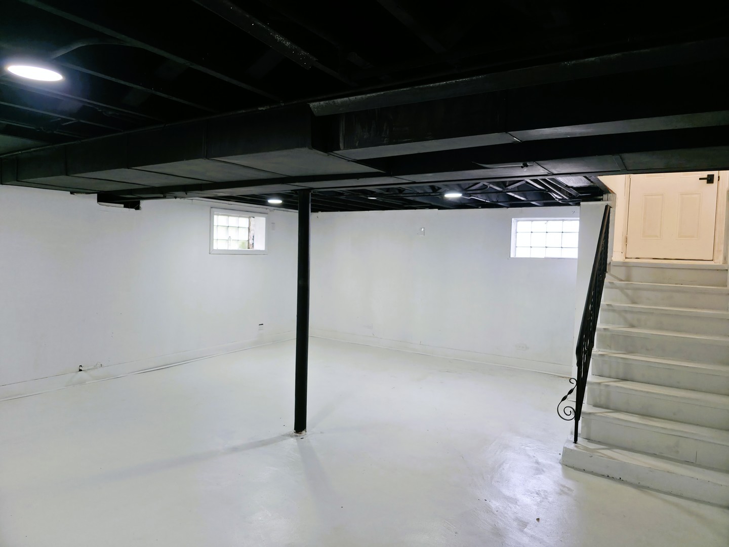 10055 South Oglesby Avenue Chicago IL 60617