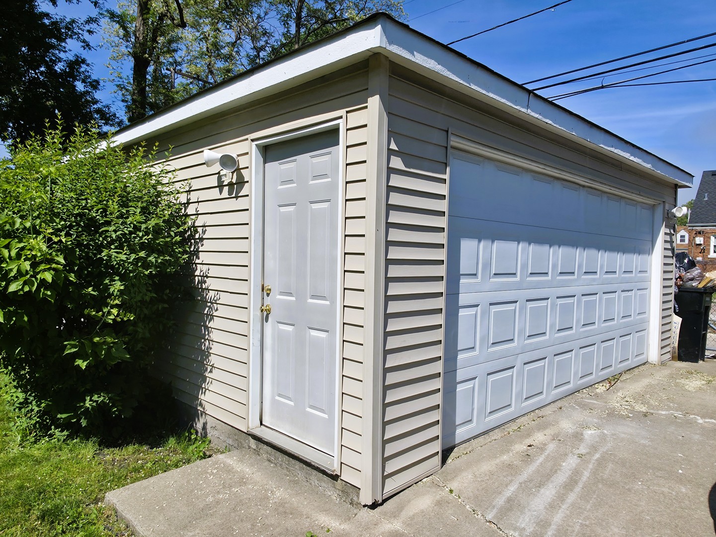 10055 South Oglesby Avenue Chicago IL 60617