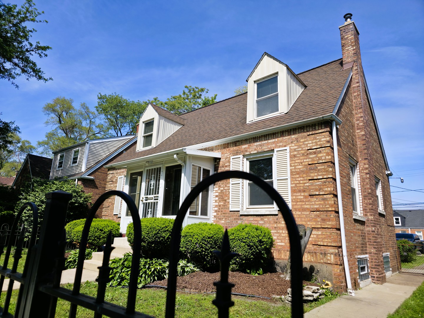 10055 South Oglesby Avenue Chicago IL 60617