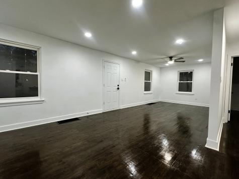 10055 South Oglesby Avenue Chicago IL 60617