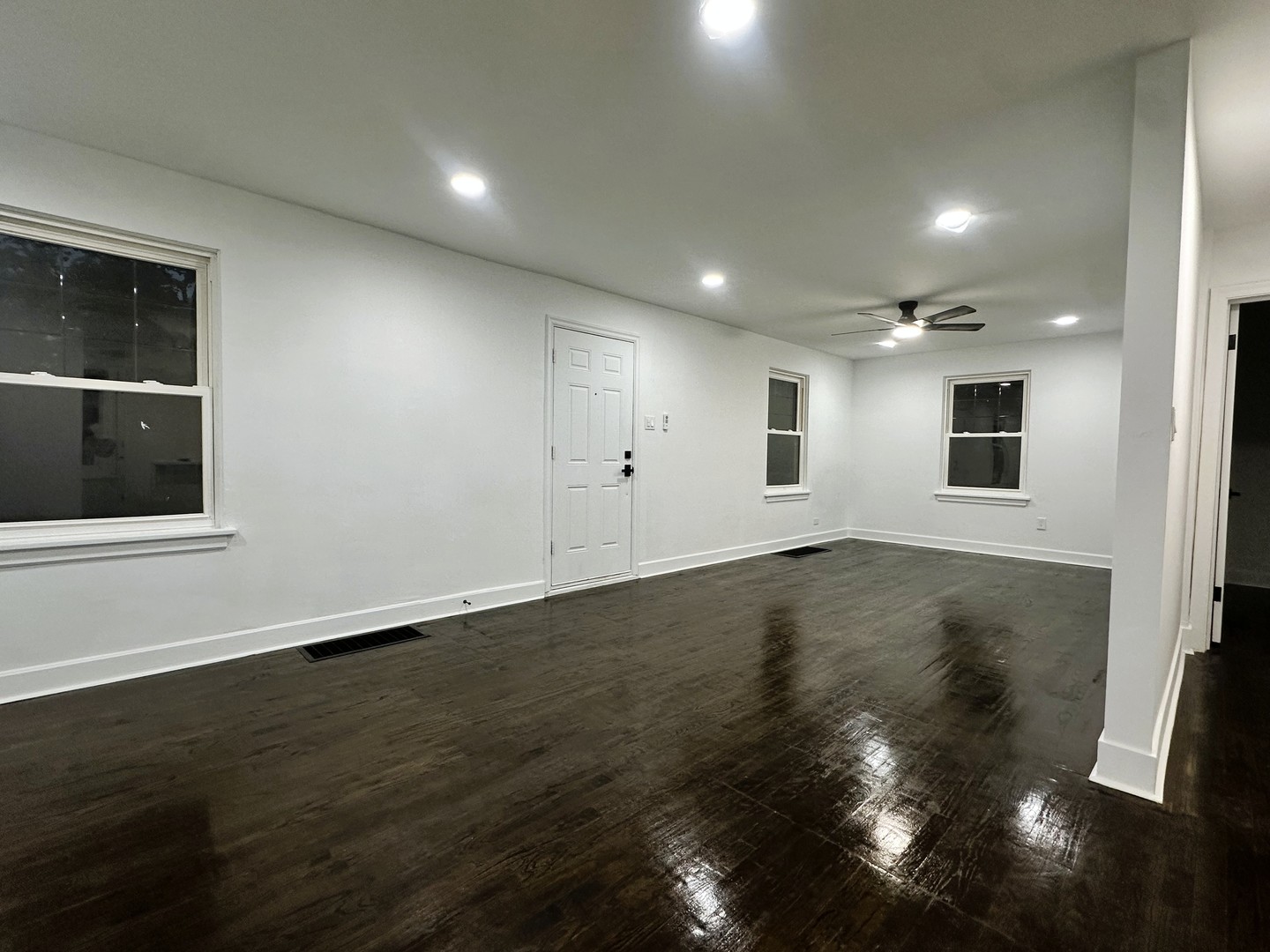 10055 South Oglesby Avenue Chicago IL 60617