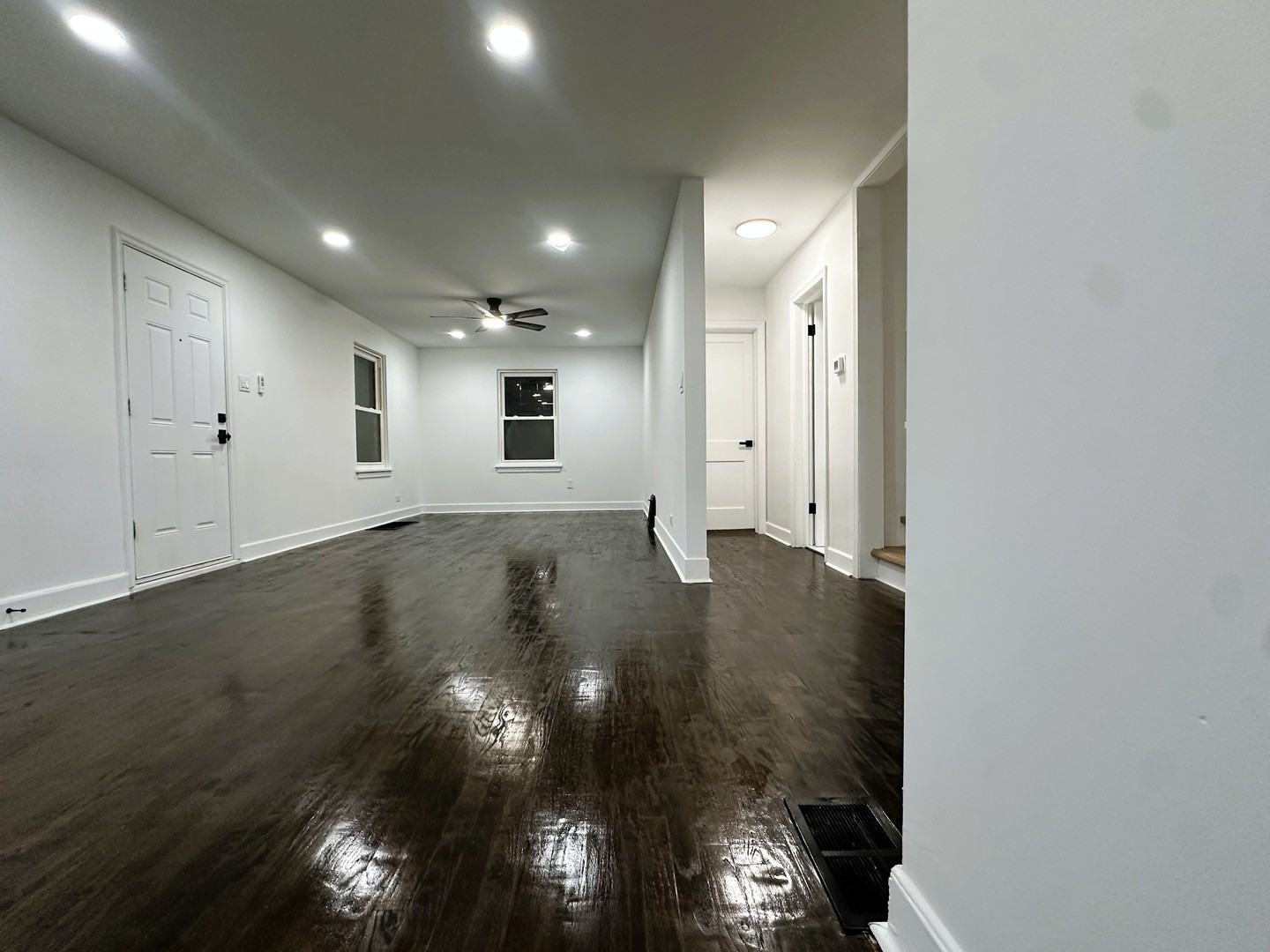 10055 South Oglesby Avenue Chicago IL 60617