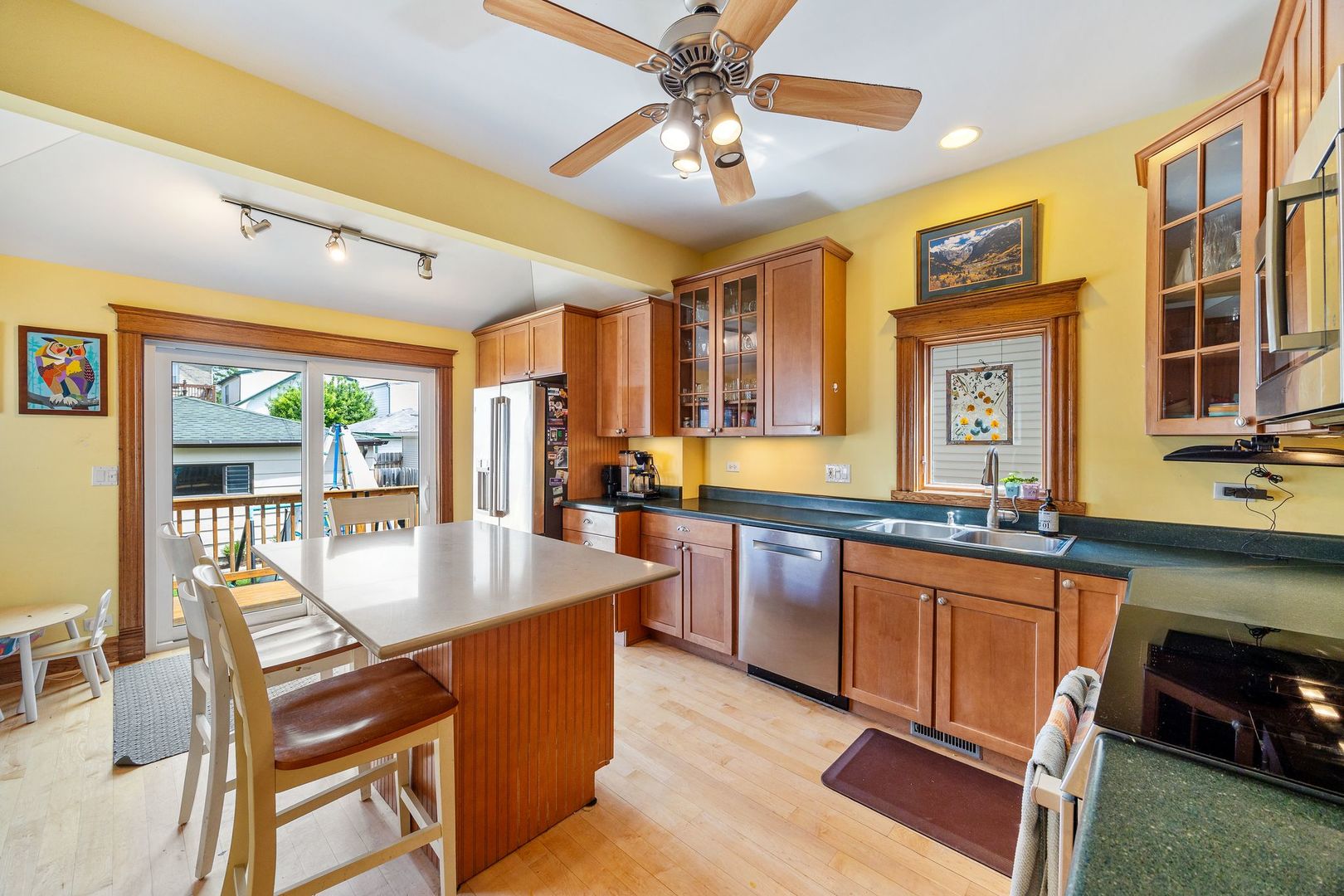 5236 West Cuyler Avenue Chicago IL 60641