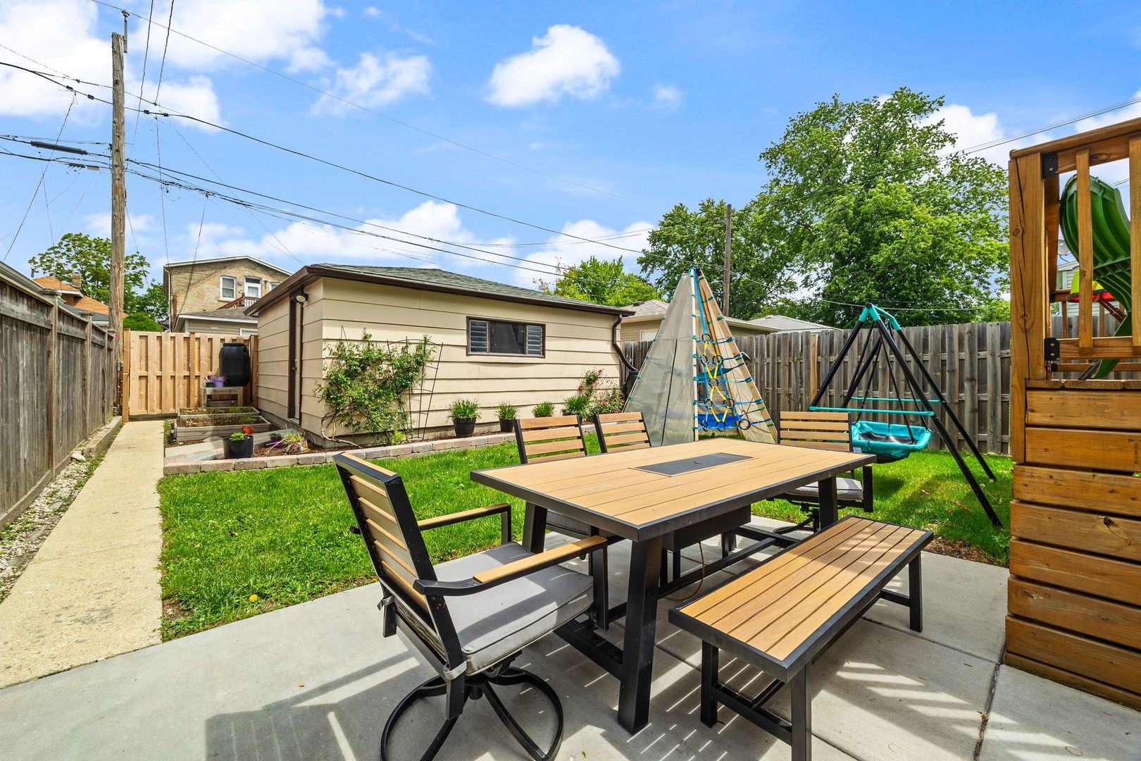 5236 West Cuyler Avenue Chicago IL 60641