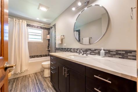 10809 South Nordica Avenue Worth IL 60482
