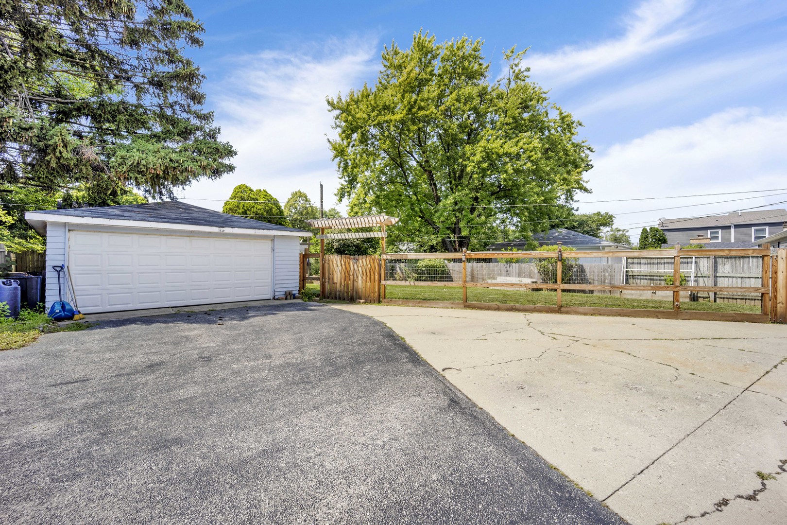 340 South Lodge Lane Lombard IL 60148
