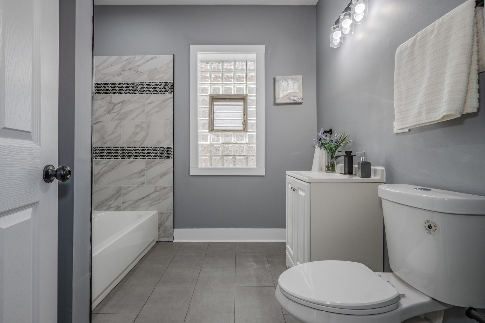 7832 South Eberhart Avenue Chicago IL 60619