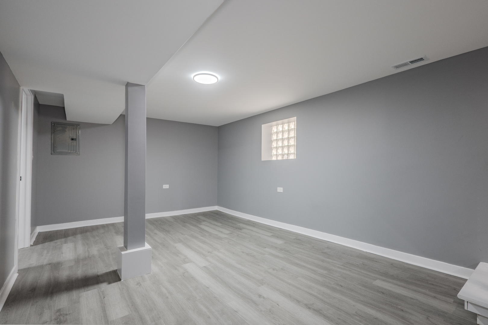 7832 South Eberhart Avenue Chicago IL 60619