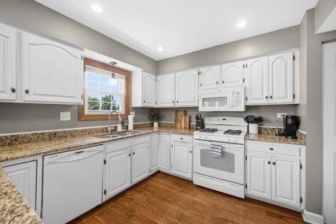 1188 Brookstone Drive Carol Stream IL 60188