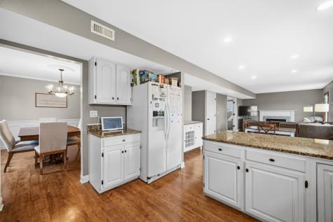 1188 Brookstone Drive Carol Stream IL 60188
