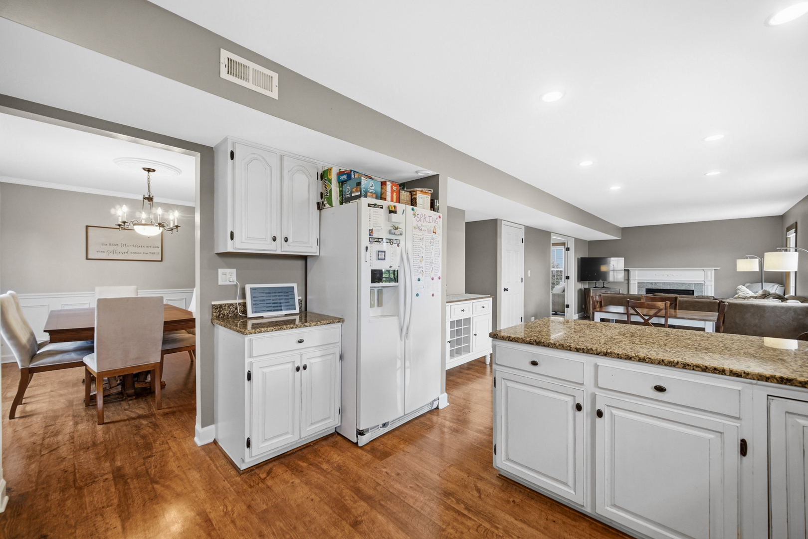 1188 Brookstone Drive Carol Stream IL 60188