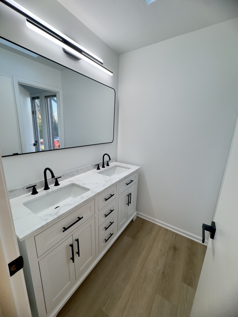 806 Wildwood Court Oak Brook IL 60523